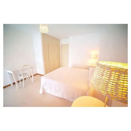 Apartament Happiness Is An Eye House *