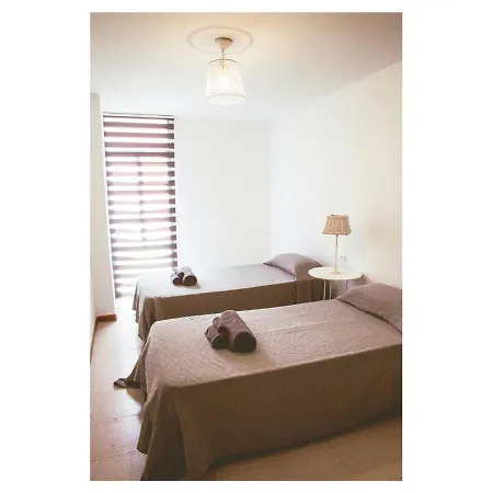 Apartament Happiness Is An Eye House